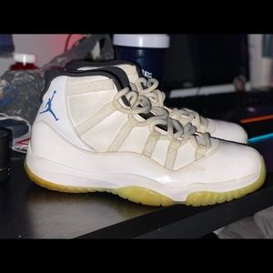 *BEATERS* Air Jordan 11 Legend blue